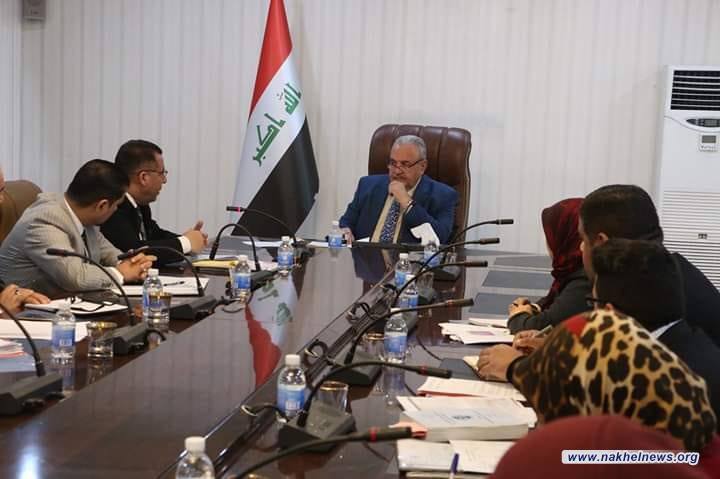 وزير المالية يترأس اجتماعا لمناقشة التجاوزات والمشاريع المقامة على نهر دجلة في بغداد