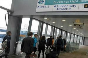 الشرطة البريطانية تعلن العثور على عبوات ناسفة في مطارين ومحطة قطار في لندن  